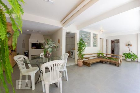 Casa à venda com 400m², 4 quartos e 2 vagasPátio com churrasqueira