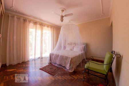 Casa à venda com 400m², 4 quartos e 2 vagasQuarto 1 - Suíte