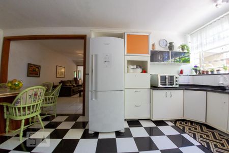 Casa à venda com 400m², 4 quartos e 2 vagasCozinha