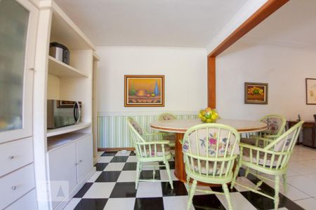 Casa à venda com 400m², 4 quartos e 2 vagasCozinha