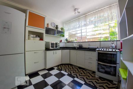 Casa à venda com 400m², 4 quartos e 2 vagasCozinha