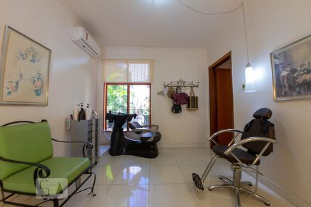 Casa à venda com 400m², 4 quartos e 2 vagasEscritório