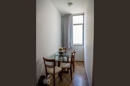 Sala de apartamento à venda com 2 quartos, 77m² em Copacabana, Rio de Janeiro