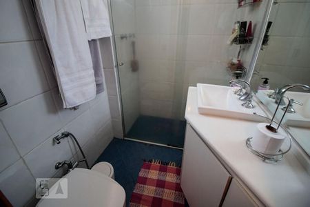 banheiro de apartamento para alugar com 2 quartos, 171m² em Alto da Lapa, São Paulo