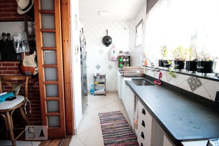 cozinha de apartamento para alugar com 2 quartos, 171m² em Alto da Lapa, São Paulo