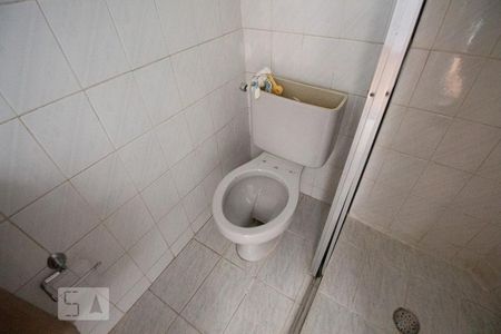 Casa à venda com 100m², 3 quartos e 3 vagas Casa à venda com 100m², 3 quartos e 3 vagasEdícula - Banheiro