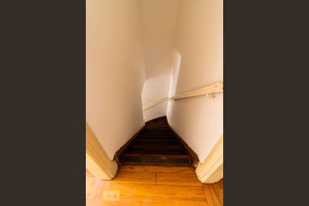 Escada de casa para alugar com 2 quartos, 74m² em Vila Mariana, São Paulo