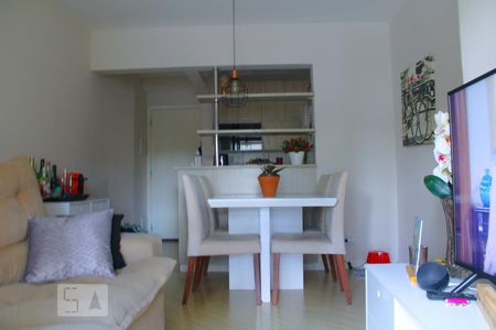 Sala de apartamento para alugar com 3 quartos, 70m² em Jardim Maria Rosa, Taboão da Serra