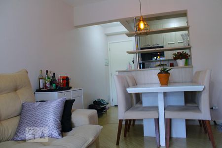 Sala de apartamento para alugar com 3 quartos, 70m² em Jardim Maria Rosa, Taboão da Serra