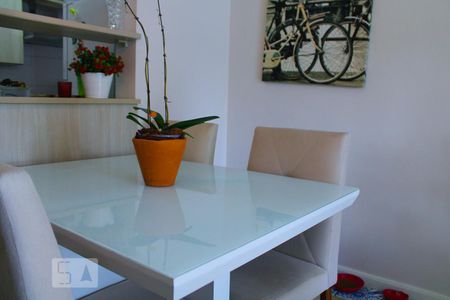 Sala de apartamento para alugar com 3 quartos, 70m² em Jardim Maria Rosa, Taboão da Serra