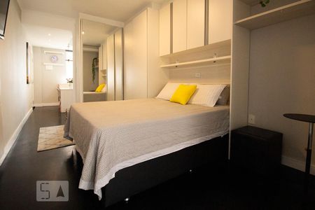 Apartamento à venda com 40m², 1 quarto e sem vagaSala/Quarto