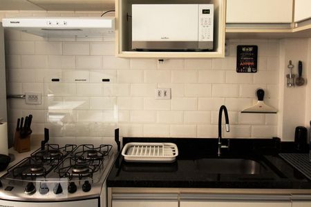 Cozinha de apartamento à venda com 1 quarto, 40m² em Aclimação, São Paulo