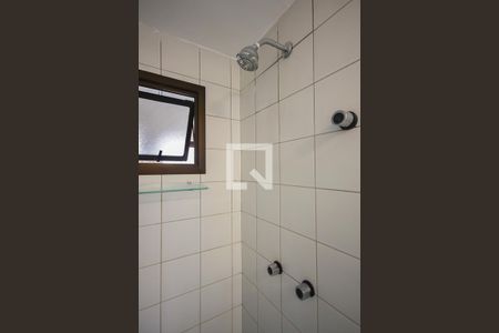 Apartamento para alugar com 85m², 2 quartos e 1 vaga Apartamento para alugar com 85m², 2 quartos e 1 vagaChuveiro do Banheiro da Suíte