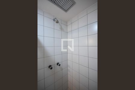 Apartamento para alugar com 85m², 2 quartos e 1 vaga Apartamento para alugar com 85m², 2 quartos e 1 vagaChuveiro do Banheiro