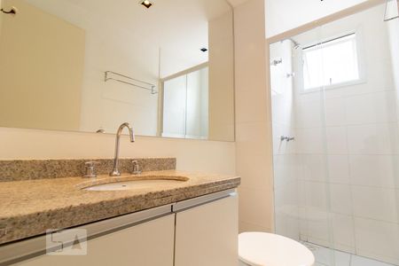 Apartamento para alugar com 57m², 2 quartos e 1 vaga Apartamento para alugar com 57m², 2 quartos e 1 vagaBanheiro do Quarto 2