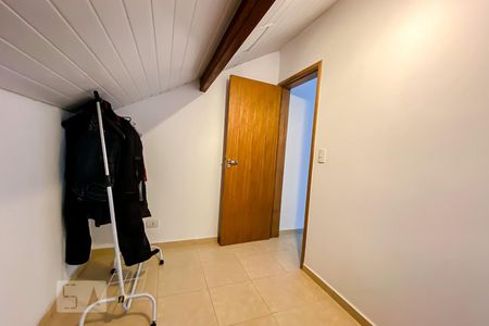 Casa de condomínio à venda com 97m², 2 quartos e 2 vagasSótão lado esquerdo