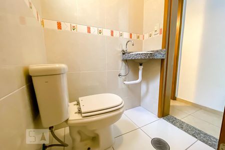 Casa de condomínio à venda com 97m², 2 quartos e 2 vagasBanheiro 