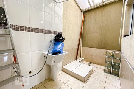 Casa de condomínio à venda com 97m², 2 quartos e 2 vagasLavanderia