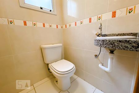 Casa de condomínio à venda com 97m², 2 quartos e 2 vagasBanheiro 