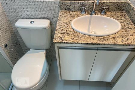 Banheiro  de kitnet/studio para alugar com 1 quarto, 42m² em Melville Empresarial Ii, Barueri