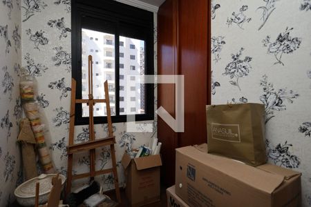 Apartamento à venda com 228m², 4 quartos e 3 vagas Apartamento à venda com 228m², 4 quartos e 3 vagasQuarto de serviço