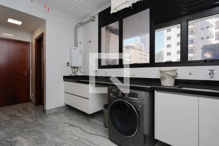 Apartamento à venda com 228m², 4 quartos e 3 vagas Apartamento à venda com 228m², 4 quartos e 3 vagasÁrea de serviço