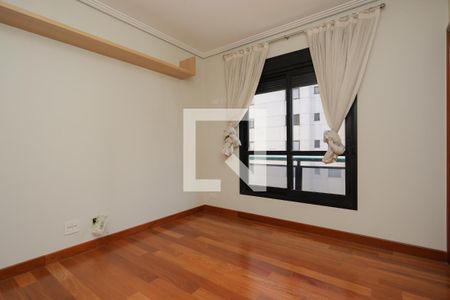Apartamento à venda com 228m², 4 quartos e 3 vagas Apartamento à venda com 228m², 4 quartos e 3 vagasSuíte 2