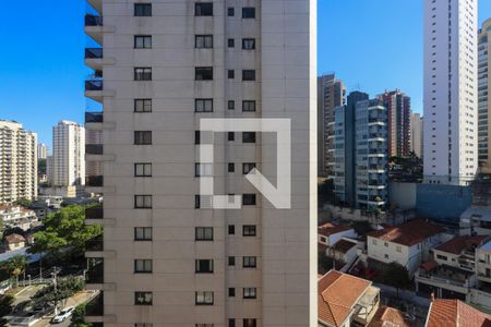 Apartamento à venda com 228m², 4 quartos e 3 vagas Apartamento à venda com 228m², 4 quartos e 3 vagasVista da Suíte 3