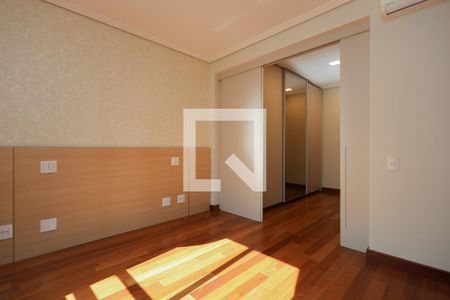 Apartamento à venda com 228m², 4 quartos e 3 vagas Apartamento à venda com 228m², 4 quartos e 3 vagasSuíte 1
