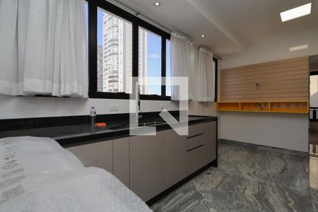 Apartamento à venda com 228m², 4 quartos e 3 vagas Apartamento à venda com 228m², 4 quartos e 3 vagasCozinha