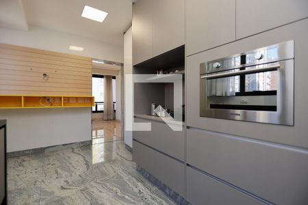 Apartamento à venda com 228m², 4 quartos e 3 vagas Apartamento à venda com 228m², 4 quartos e 3 vagasv