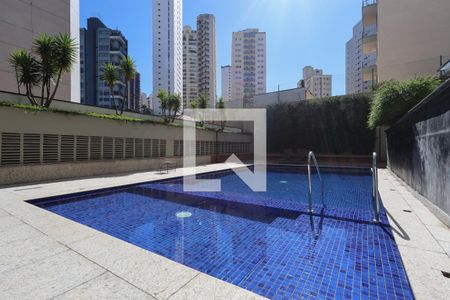 Apartamento à venda com 228m², 4 quartos e 3 vagas Apartamento à venda com 228m², 4 quartos e 3 vagasÁrea comum - Piscina