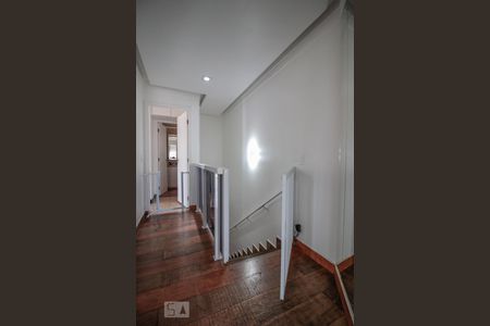 Apartamento à venda com 250m², 3 quartos e 4 vagasescada