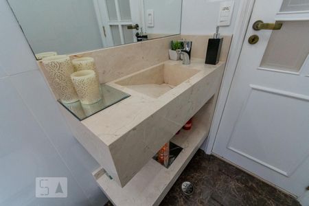 Casa para alugar com 400m², 4 quartos e 4 vagas Casa para alugar com 400m², 4 quartos e 4 vagasBanheiro