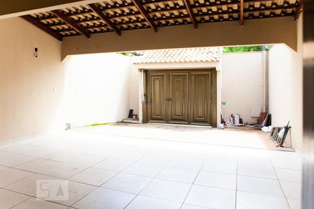 Casa para alugar com 200m², 4 quartos e 2 vagas Casa para alugar com 200m², 4 quartos e 2 vagasGaragem