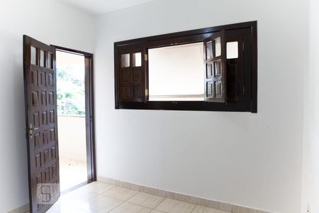 Casa para alugar com 200m², 4 quartos e 2 vagas Casa para alugar com 200m², 4 quartos e 2 vagasQuarto