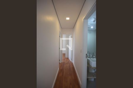 Corredor de apartamento para alugar com 2 quartos, 55m² em Vila Andrade, São Paulo