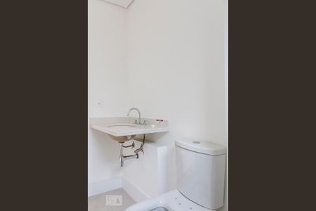 Apartamento para alugar com 70m², 2 quartos e 1 vaga Apartamento para alugar com 70m², 2 quartos e 1 vagaBanheiro da Suíte 1