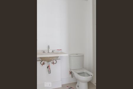 Apartamento para alugar com 70m², 2 quartos e 1 vaga Apartamento para alugar com 70m², 2 quartos e 1 vagaBanheiro corredor