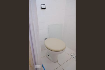 Apartamento à venda com 80m², 2 quartos e 1 vaga Apartamento à venda com 80m², 2 quartos e 1 vagaBanheiro de Serviço