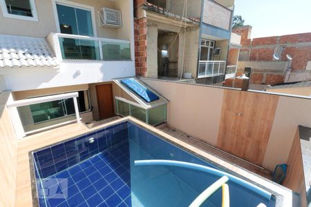 Casa de condomínio à venda com 220m², 3 quartos e 1 vagaÁrea comum - Piscina