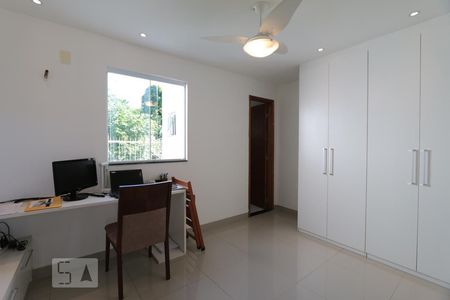 Casa de condomínio à venda com 220m², 3 quartos e 1 vagaQuarto suite 3