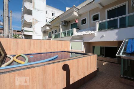 Casa de condomínio à venda com 220m², 3 quartos e 1 vagaÁrea comum - Piscina