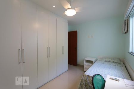 Casa de condomínio à venda com 220m², 3 quartos e 1 vagaQuarto suite 2