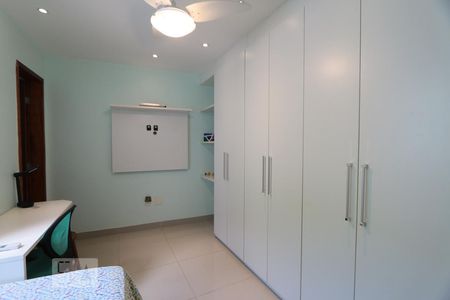 Casa de condomínio à venda com 220m², 3 quartos e 1 vagaQuarto suite 2