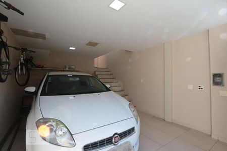 Casa de condomínio à venda com 220m², 3 quartos e 1 vagaGaragem