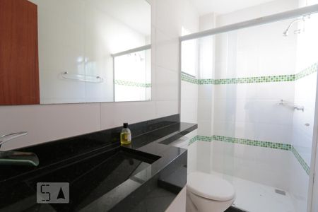 Casa de condomínio à venda com 220m², 3 quartos e 1 vagabanheiro