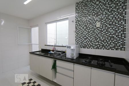 Casa de condomínio à venda com 220m², 3 quartos e 1 vagaCozinha - Armários