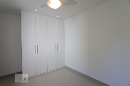 Casa de condomínio à venda com 220m², 3 quartos e 1 vagaQuarto suite 3