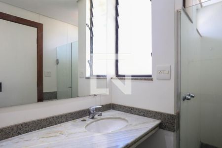 Banheiro de kitnet/studio para alugar com 1 quarto, 41m² em São Pedro, Belo Horizonte